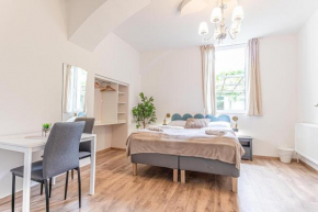 Beautiful Studio Apartment with Great Location